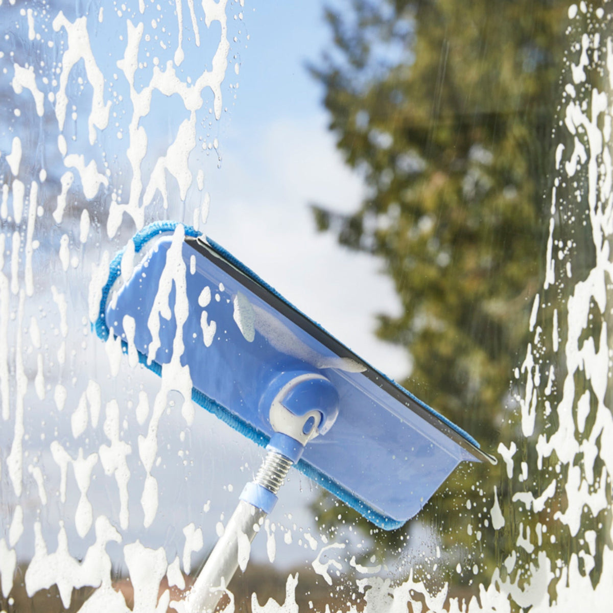 Simply Lakeland Extendable Window Wash & Squeegee