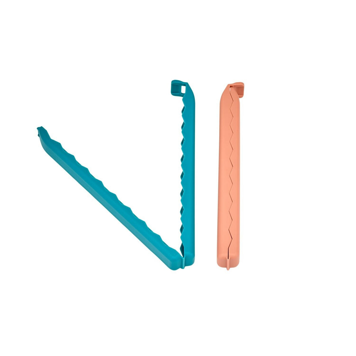 8 Jumbo Clips in Storage Box