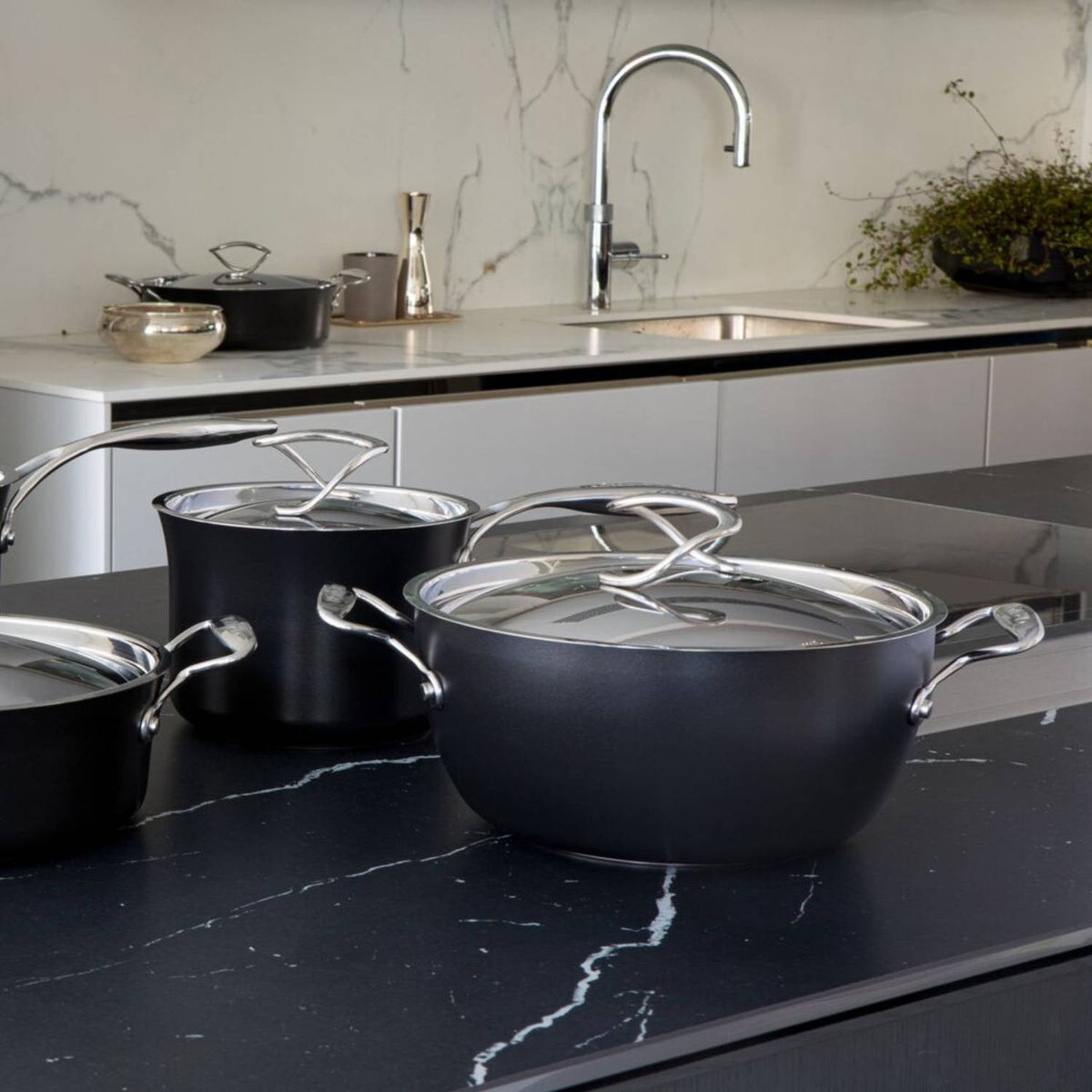 Circulon Style 26cm Hard Anodised Deep Chef Pan 5.8L