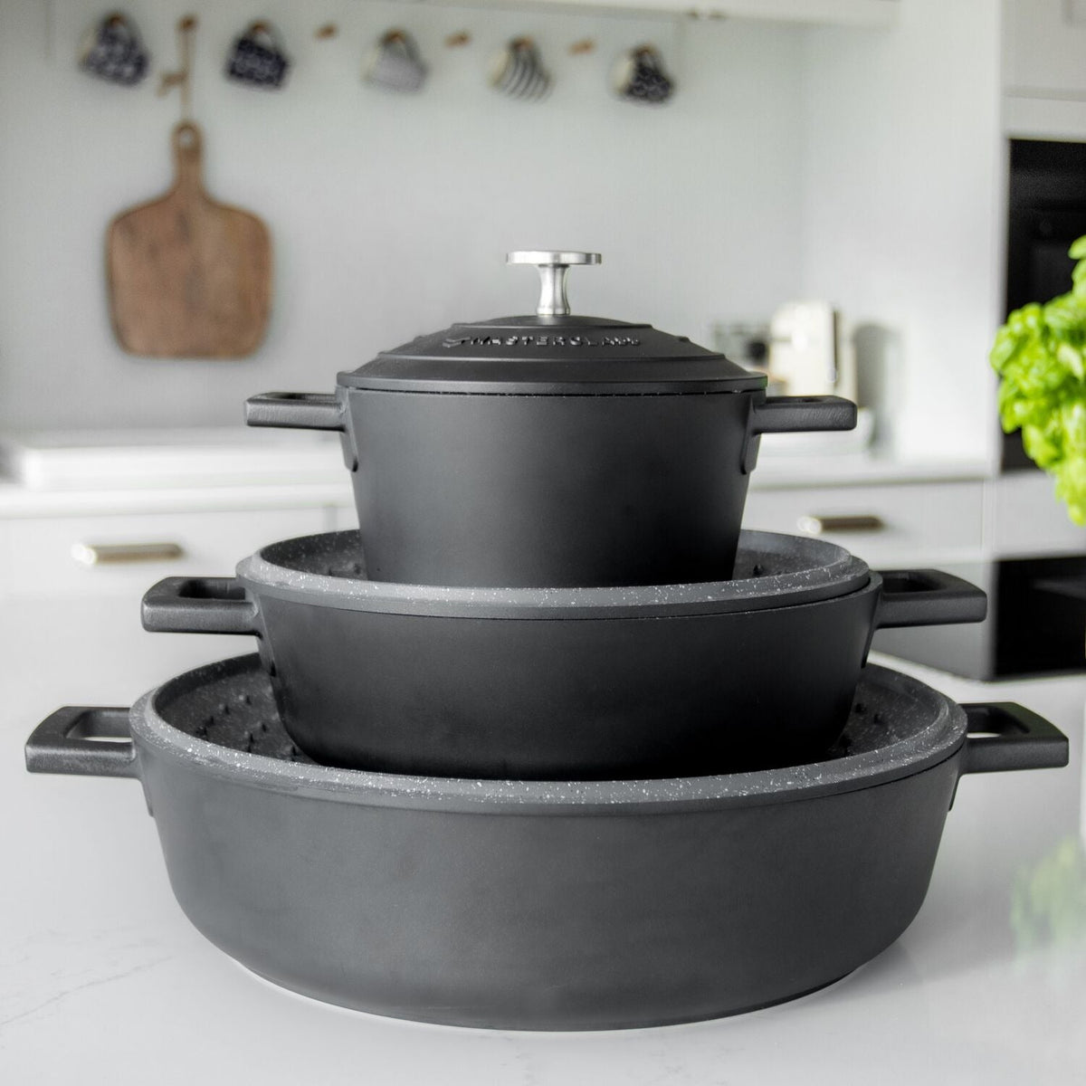 MasterClass 32cm Cast Aluminium Shallow Casserole Dish Black