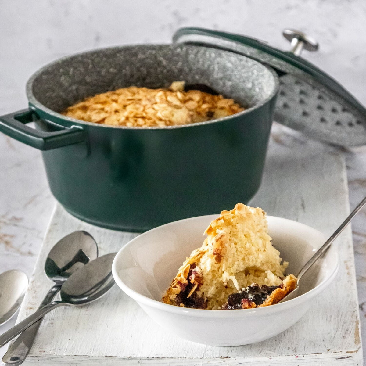 MasterClass 24cm Cast Aluminium Casserole Dish Hunter Green