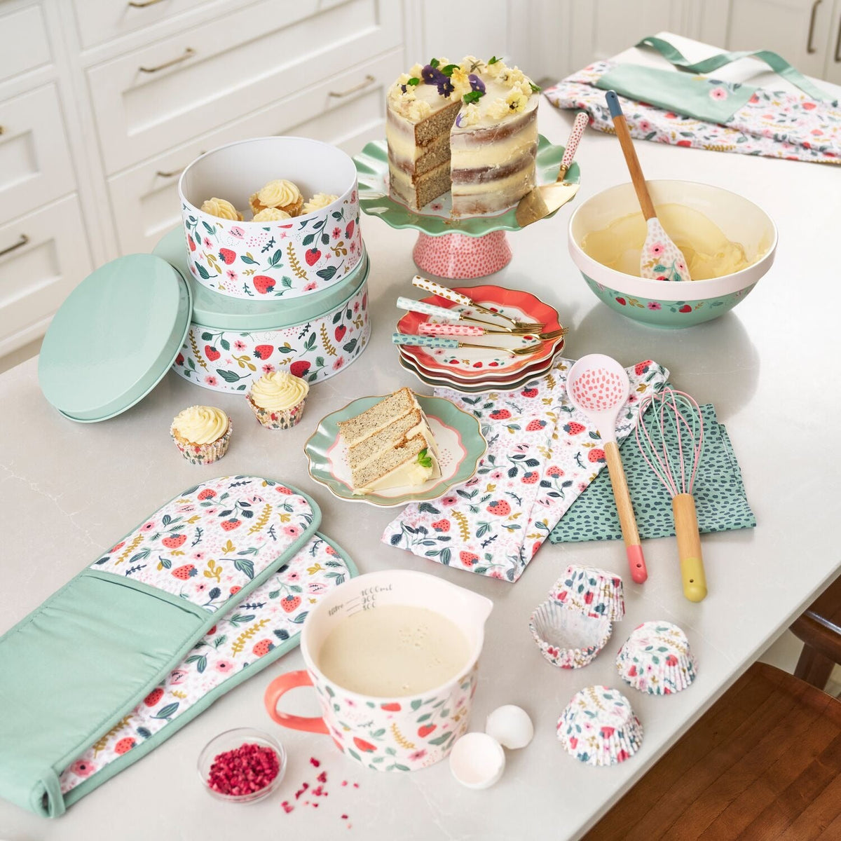 4 Strawberry Patch Cake Plates