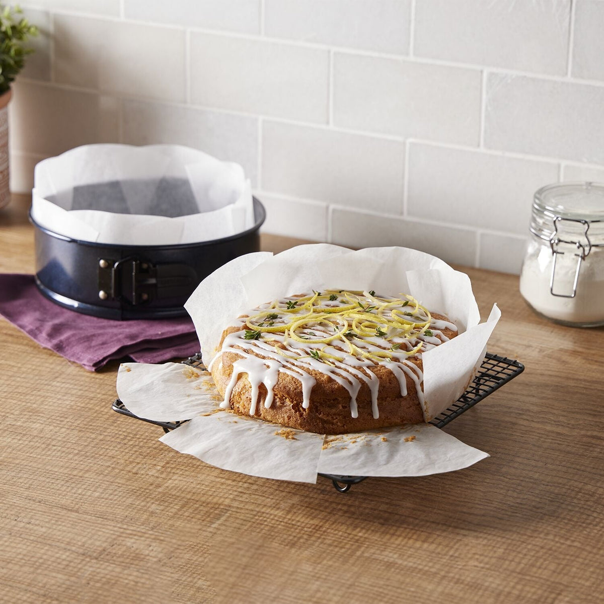 Lakeland 7-9 Inch Round Baking Liner – Pack of 25