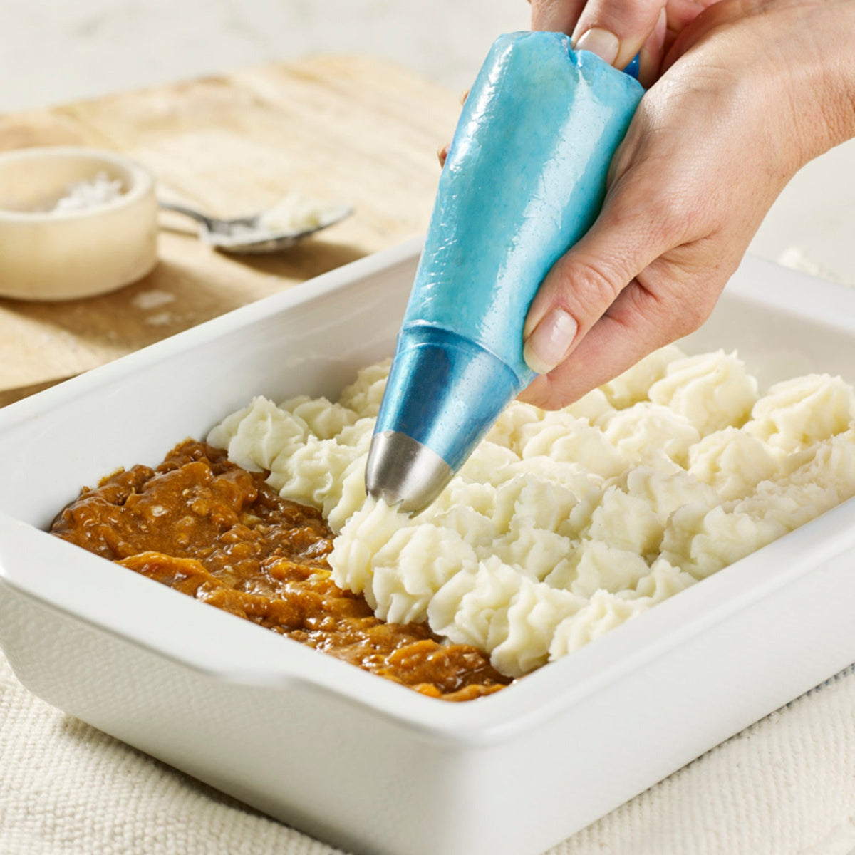 Lakeland ‘Get A Grip’ Non-Slip Disposable Piping Bags x 50 – Can be Cut To Size Use With Any Nozzle