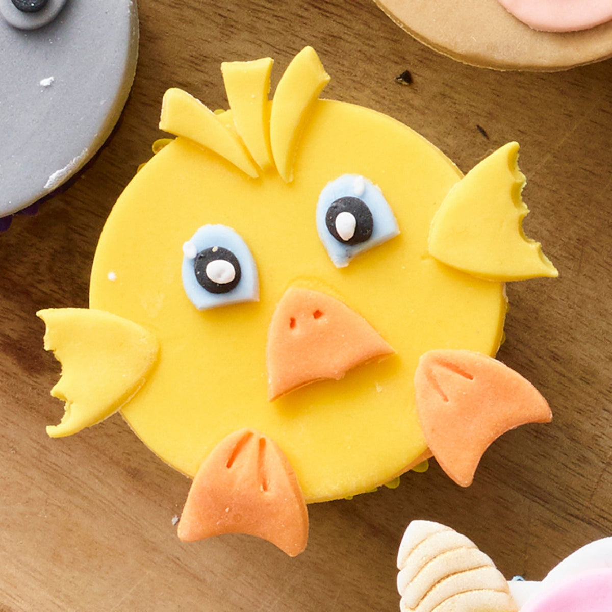 Renshaw Ready to Roll Coloured Icing - 250g Yellow