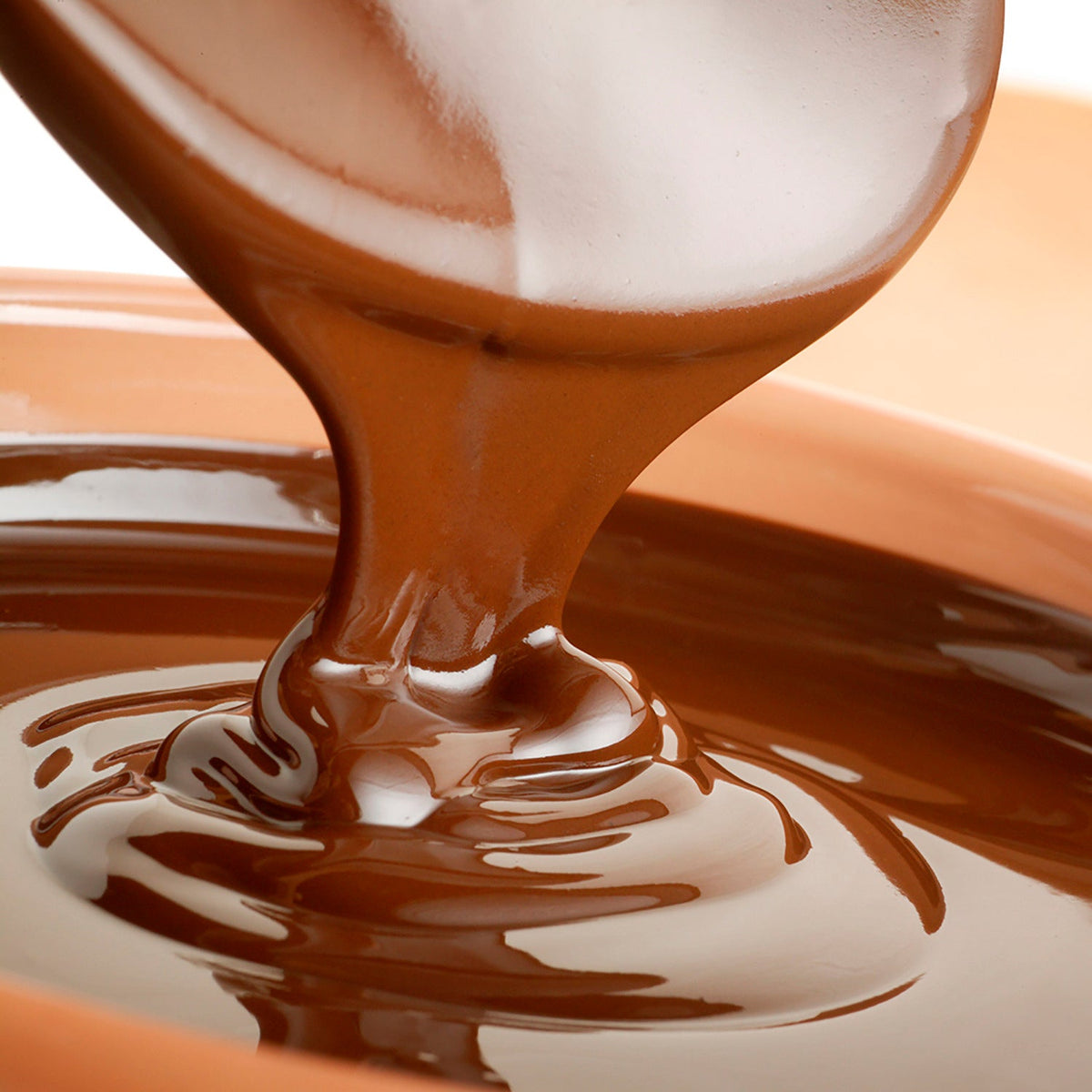 900g Luxury Milk Chocolate Drops For Fountains & Baking