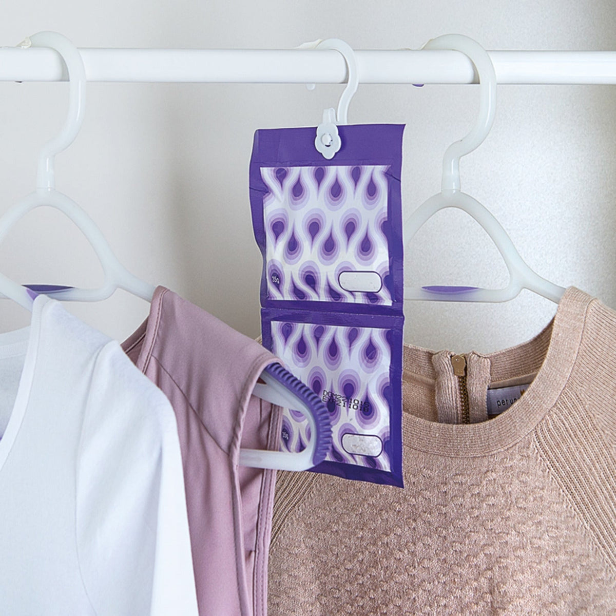 No Spill Hanging Moisture Traps