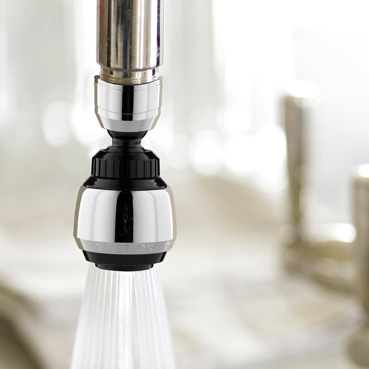Tap Adapta Spray Adjuster Black and Chrome