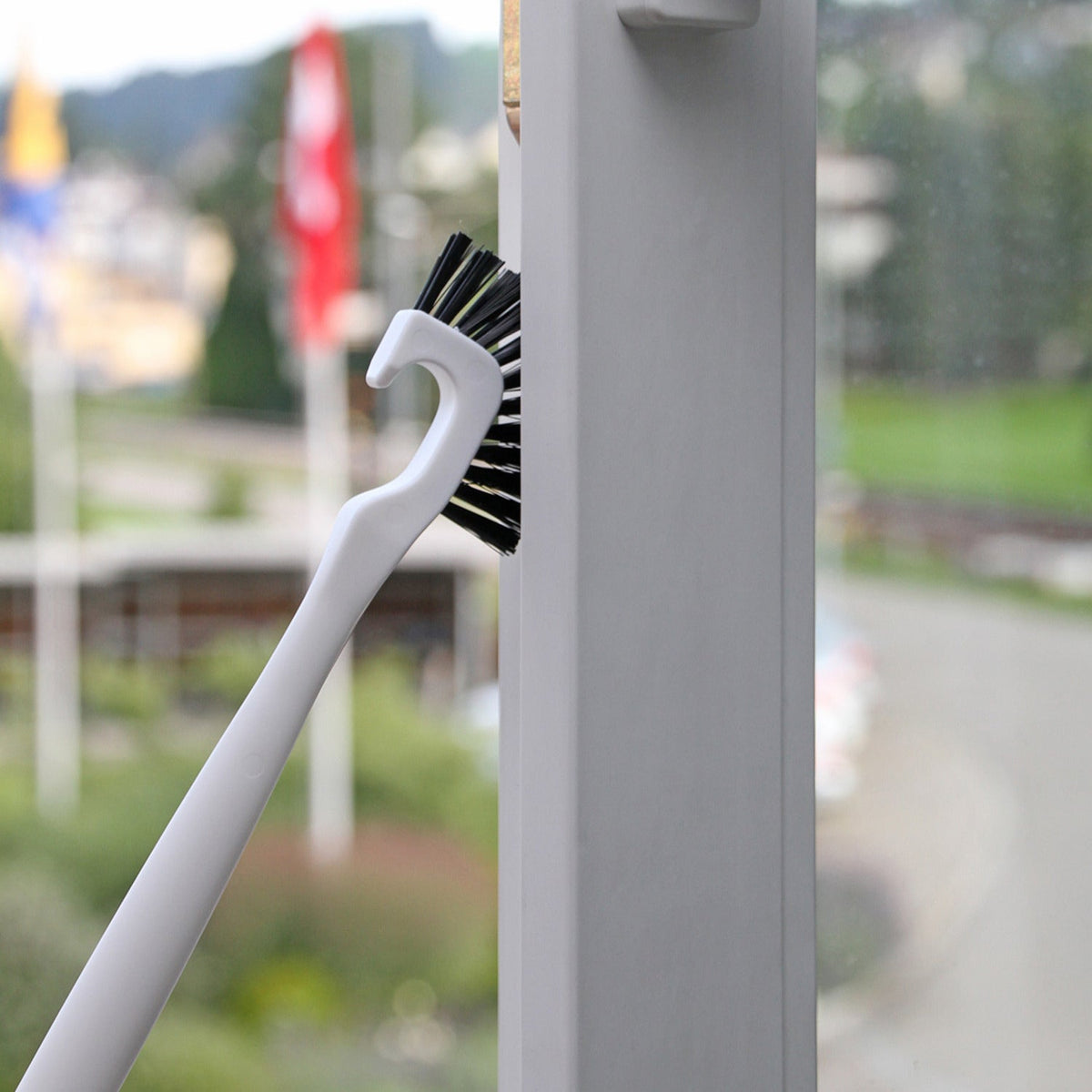 Universal Double-Ended Track Cleaning Brush