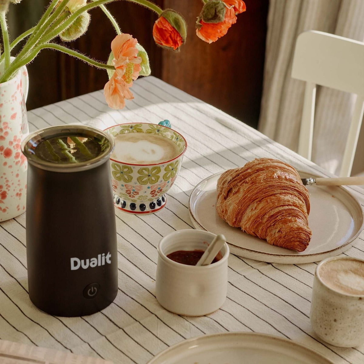 Dualit Handheld Milk Frother, black