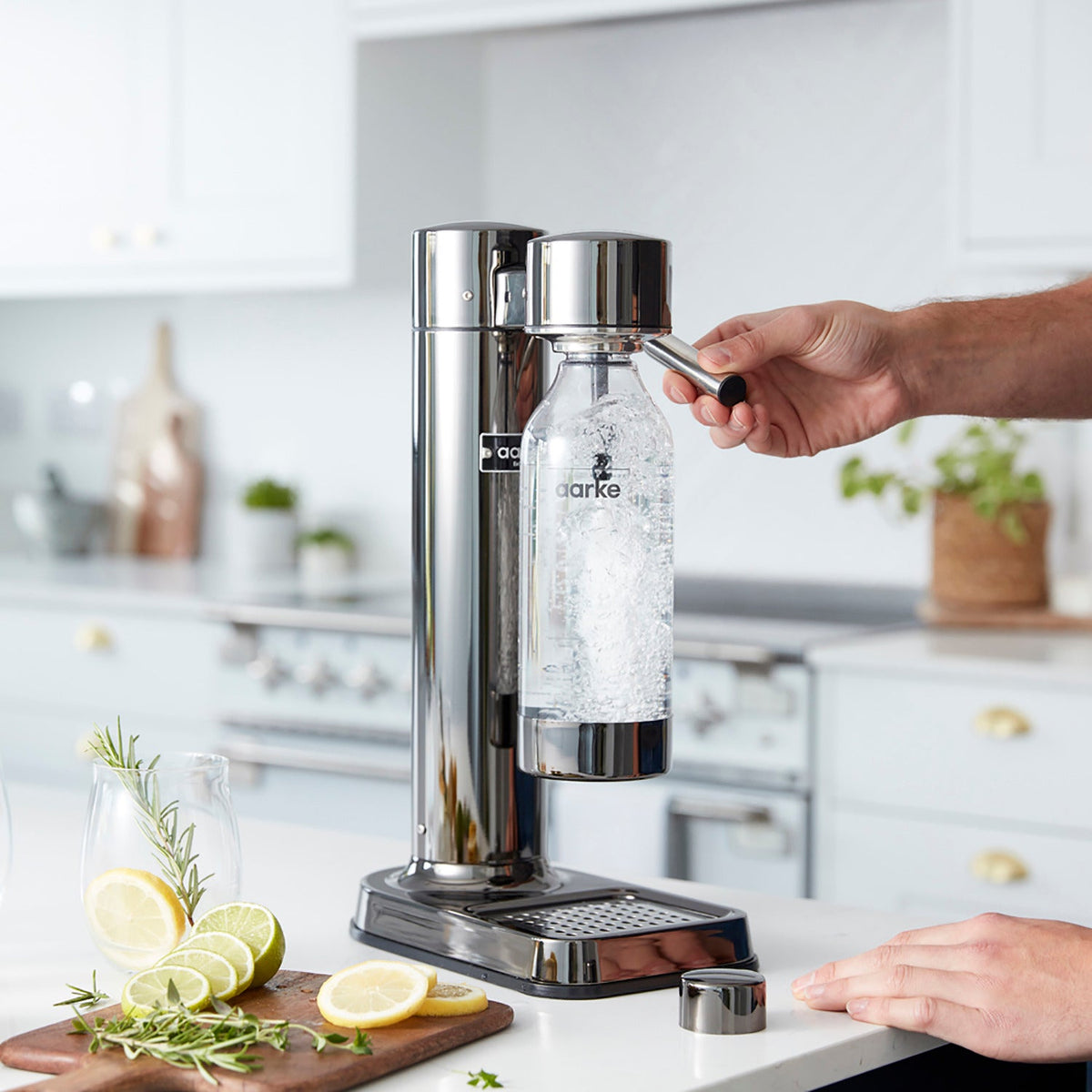 Aarke Carbonator 3 Polished Steel with CO2 Gas Cylinder