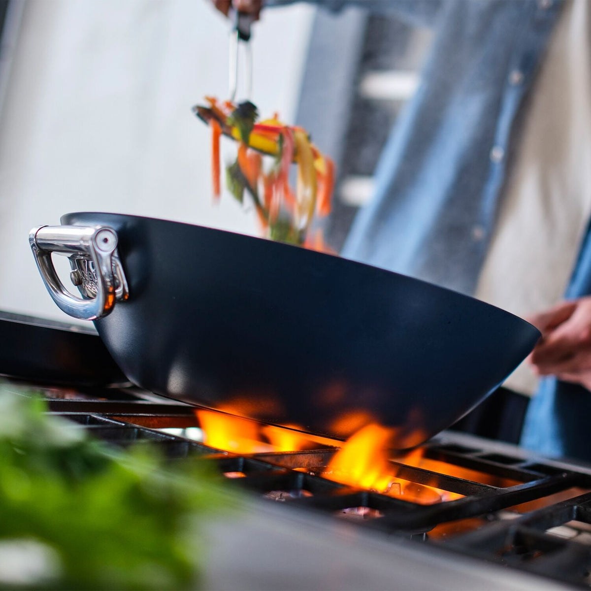 Joseph Joseph Space 32cm Aluminium Wok wiht Folding Handles