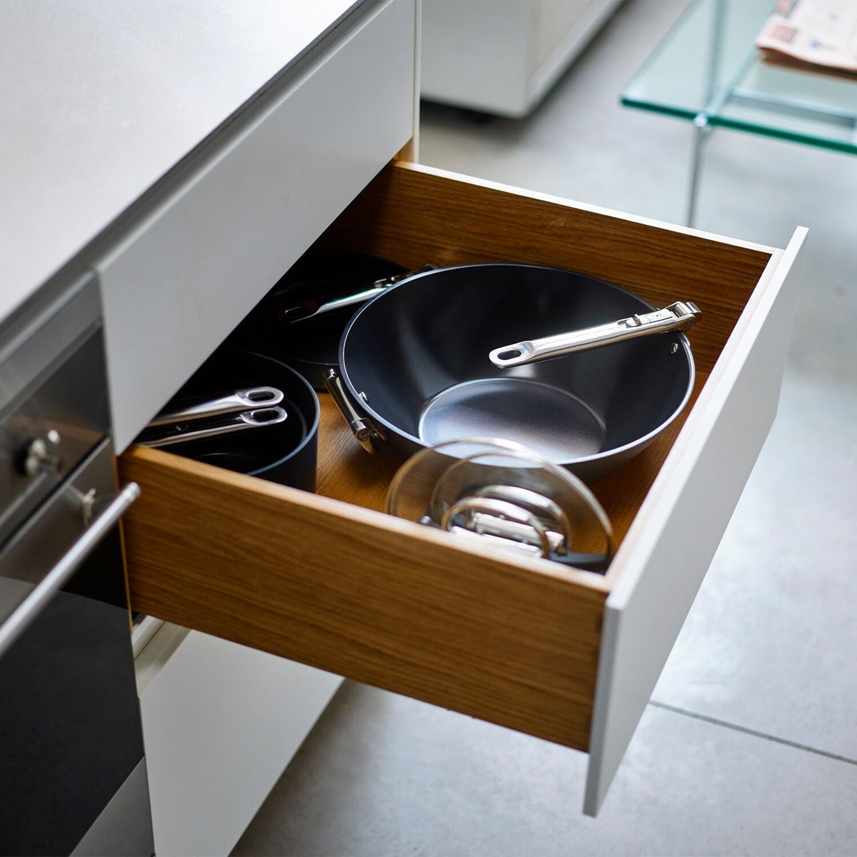 Joseph Joseph Space 32cm Aluminium Wok wiht Folding Handles