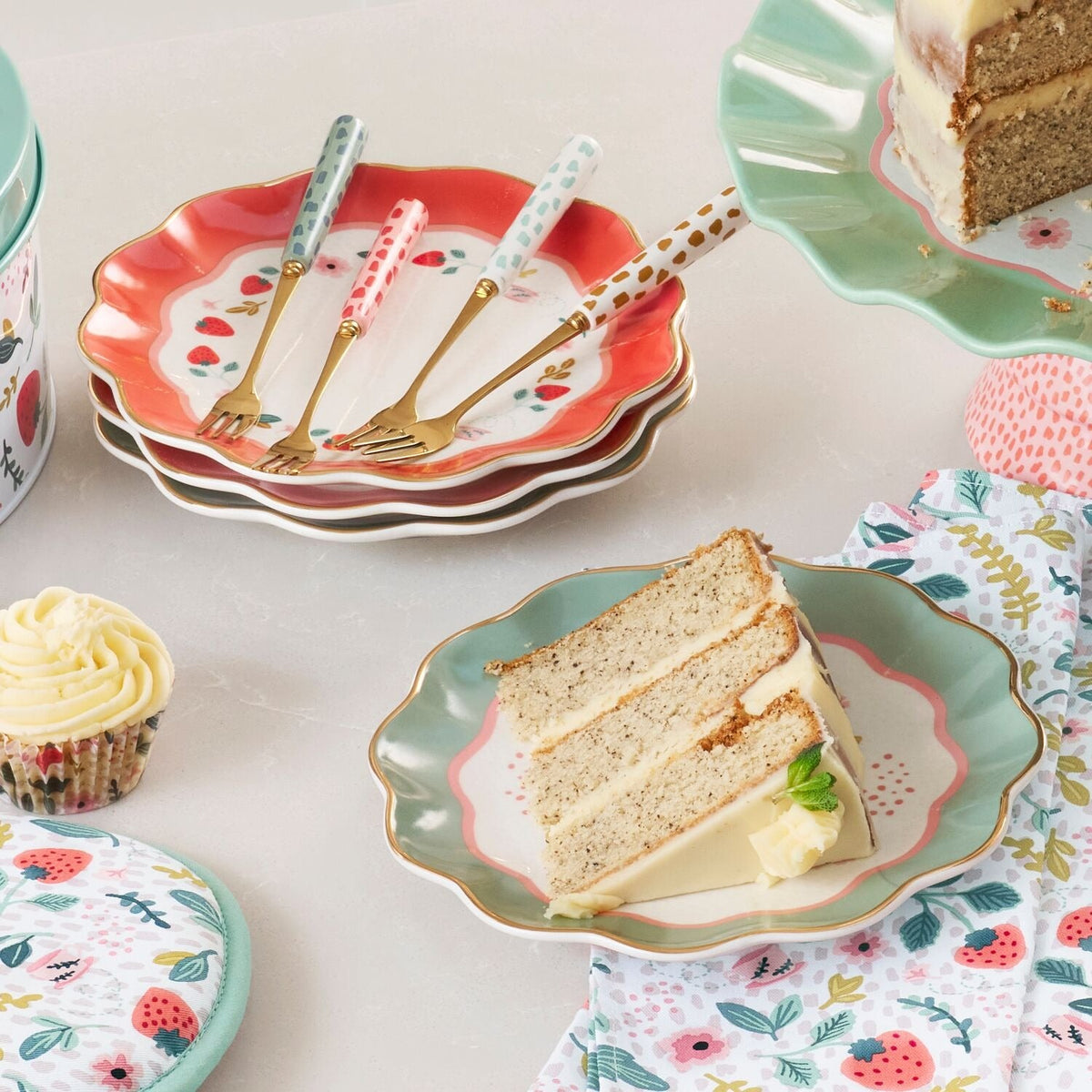 4 Strawberry Patch Cake Plates